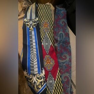 Stylish Italian Silk Blue and Red Patterned Ties